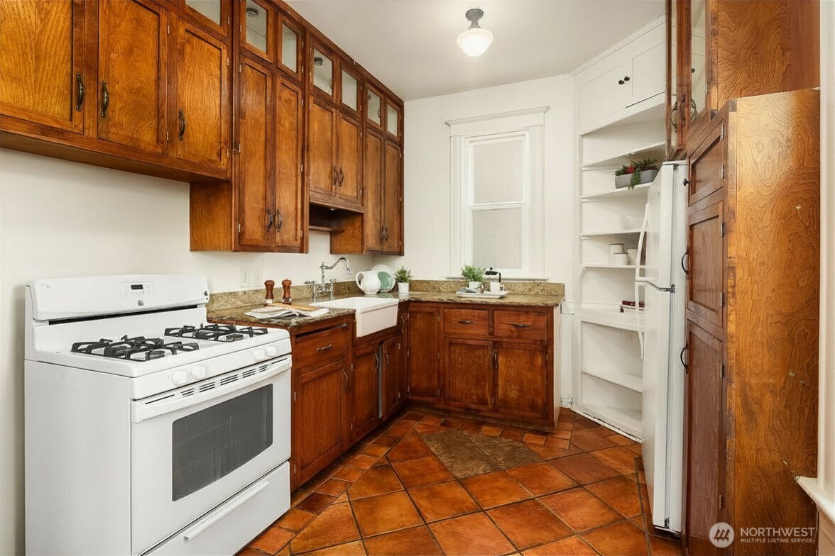1532 23rd Avenue , Seattle, WA 98122