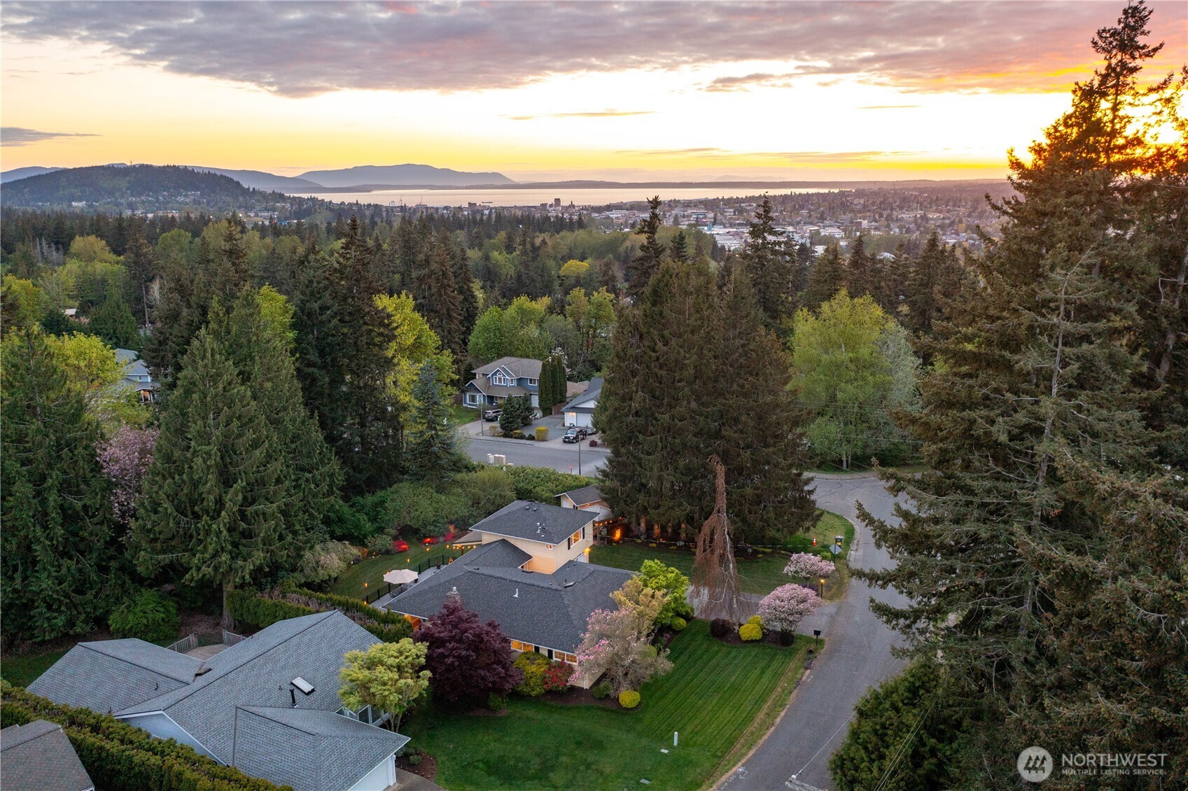 1943 Lake Crest Drive , Bellingham, WA 98229