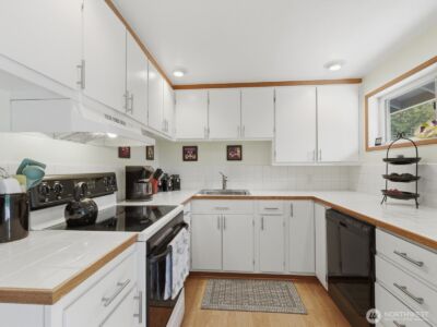 5907 227th Street SW, Mountlake Terrace, WA 98043 - Photo 16