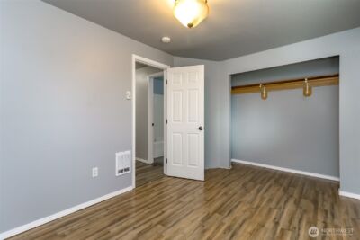 22204 Cedarview Drive E, Bonney Lake, WA 98391 - Photo 12