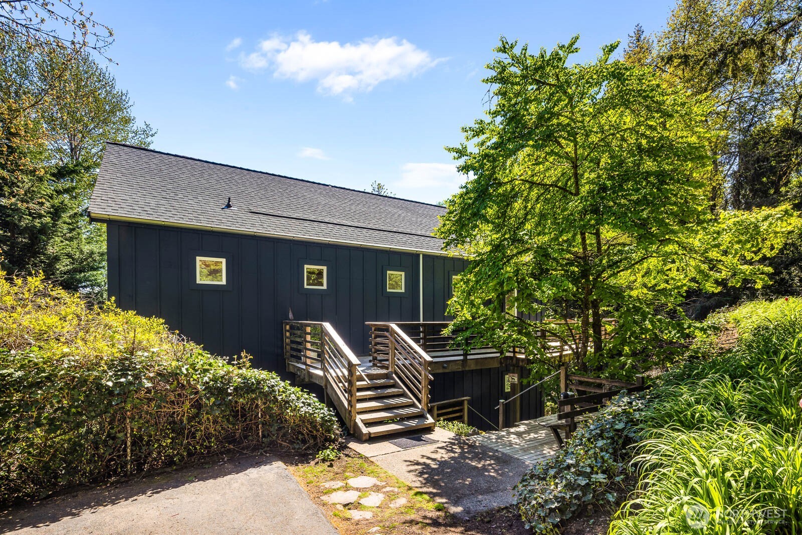 15504 SE 18th Street , Bellevue, WA 98007