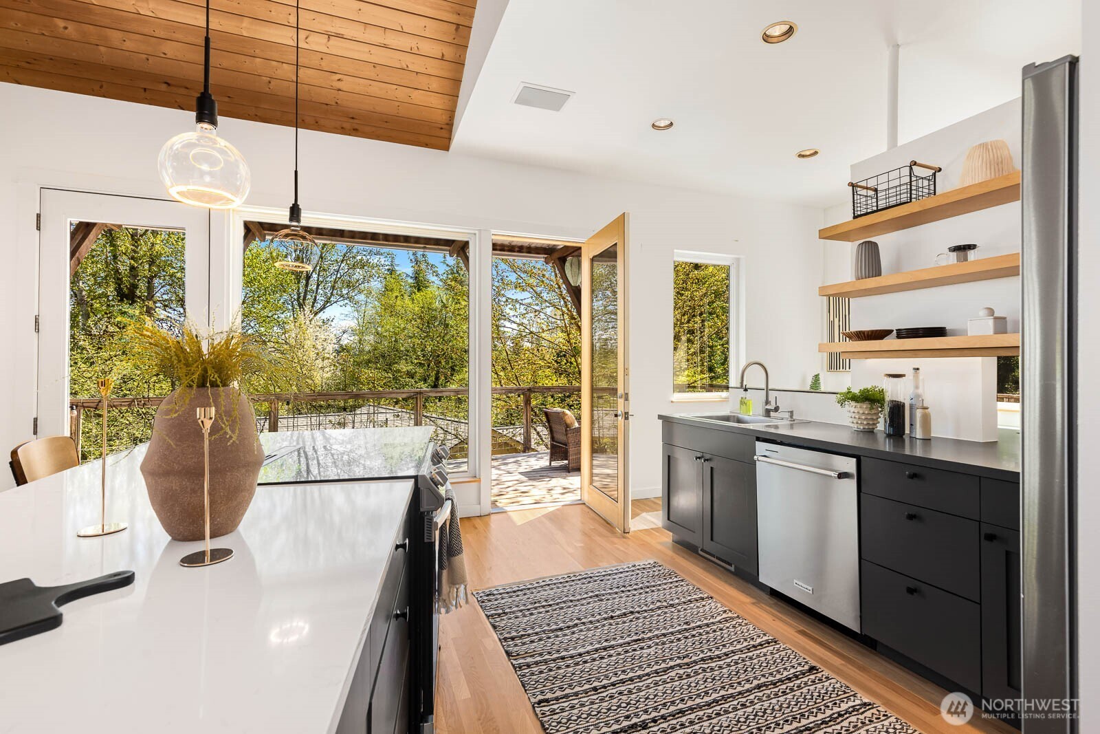 15504 SE 18th Street , Bellevue, WA 98007