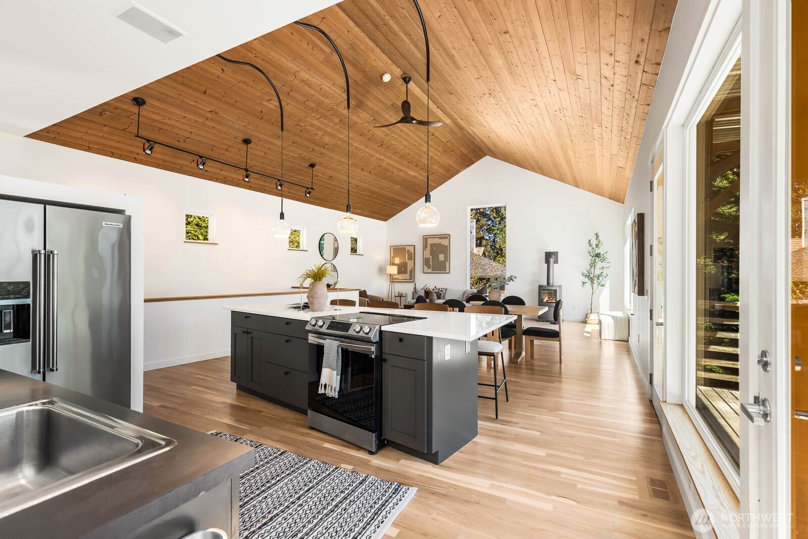 15504 SE 18th Street , Bellevue, WA 98007