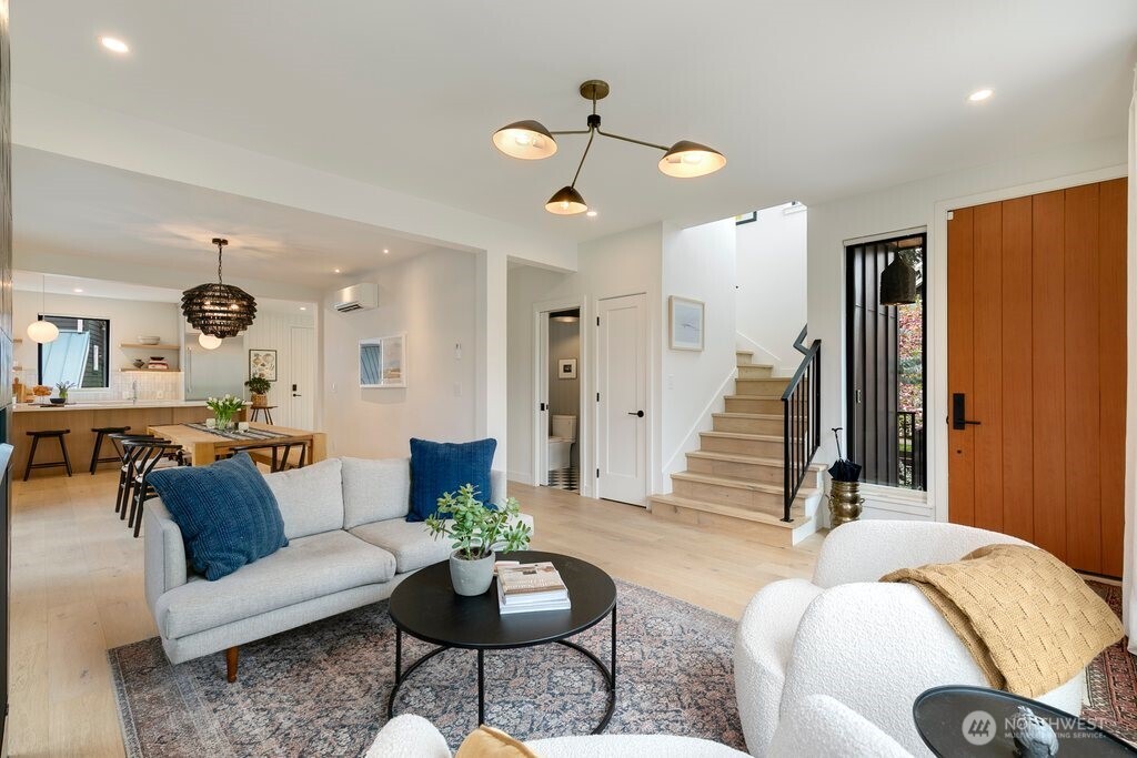 7421 Bagley Avenue N, Seattle, WA 98103