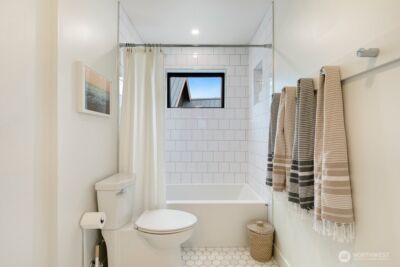 7421 Bagley Avenue N, Seattle, WA 98103 - Photo 22