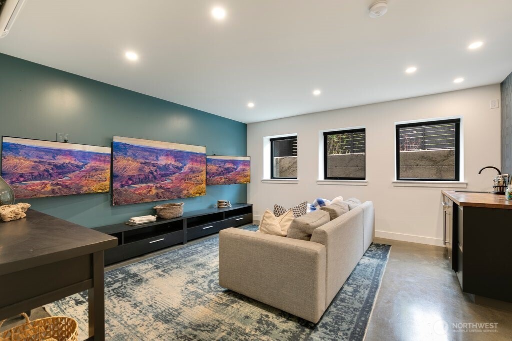 7421 Bagley Avenue N, Seattle, WA 98103