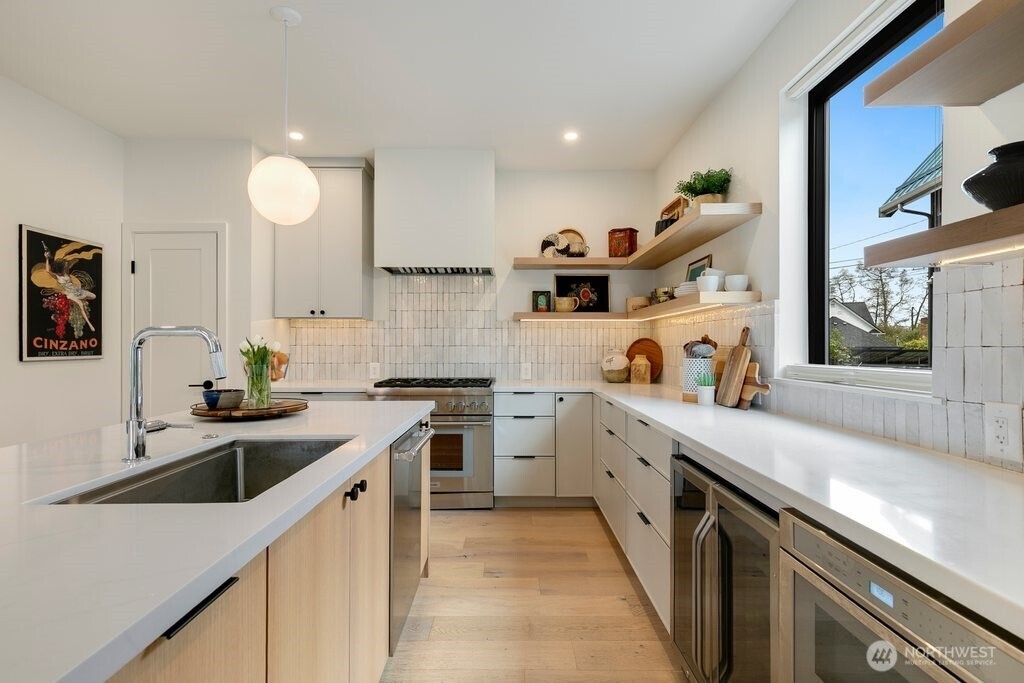 7421 Bagley Avenue N, Seattle, WA 98103