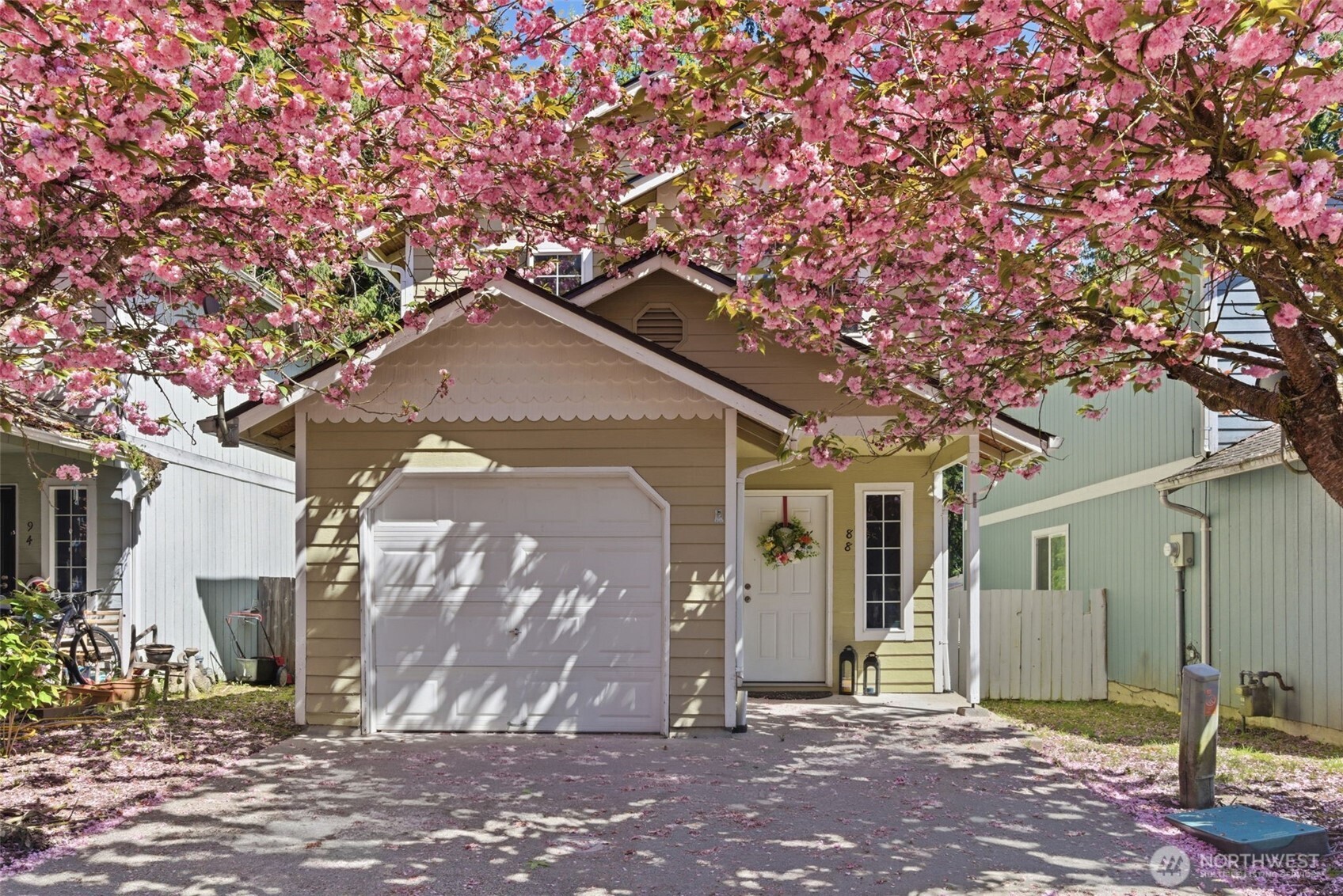 88 NW Lopez Lane , Bremerton, WA 98311