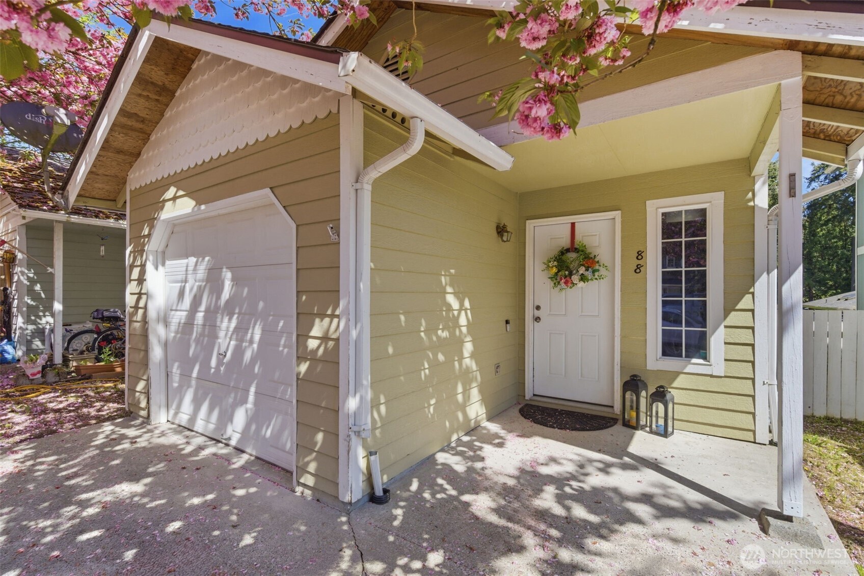 88 NW Lopez Lane , Bremerton, WA 98311