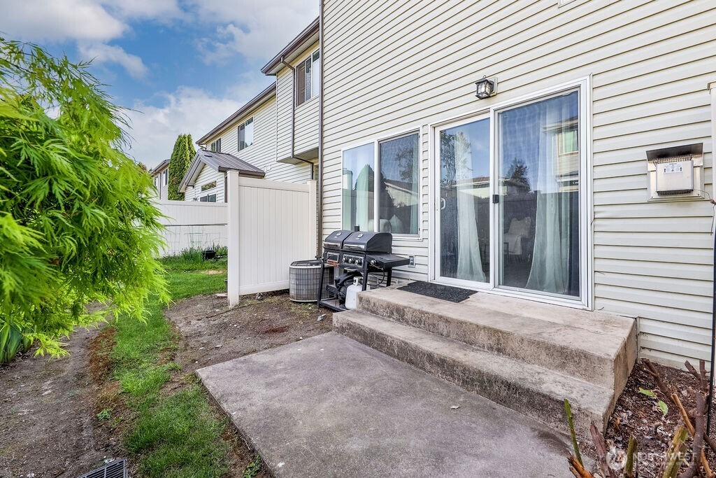 418 17th Street SE #1D, Auburn, WA 98002