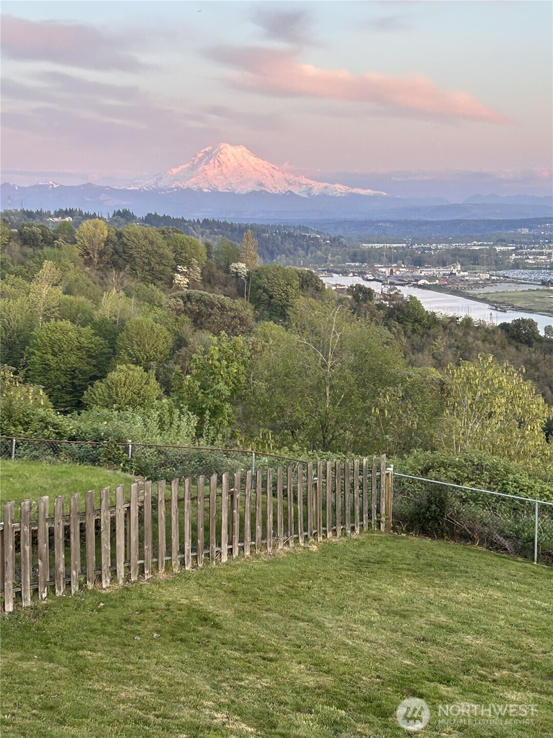 4402 30th Street NE, Tacoma, WA 98422