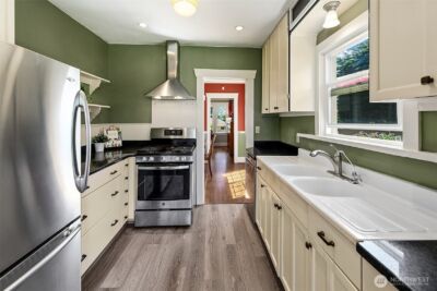 8403 32nd Avenue SW, Seattle, WA 98126 - Photo 10