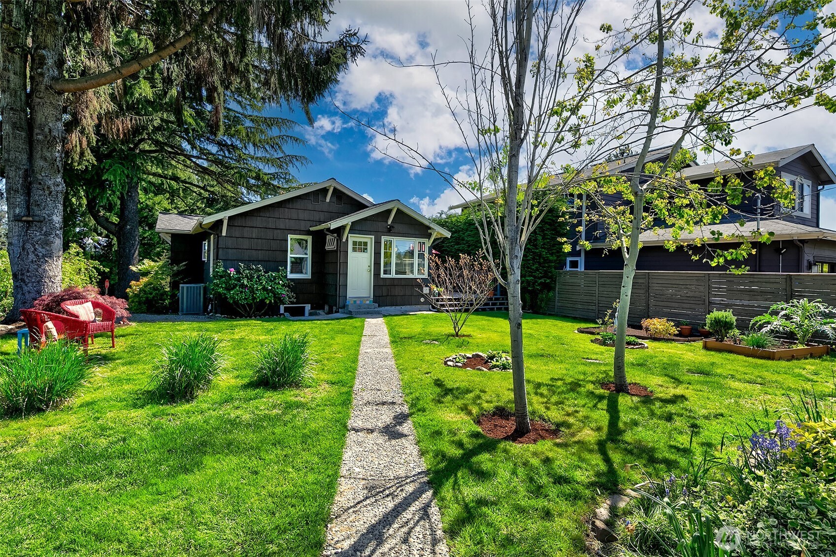 8403 32nd Avenue SW, Seattle, WA 98126