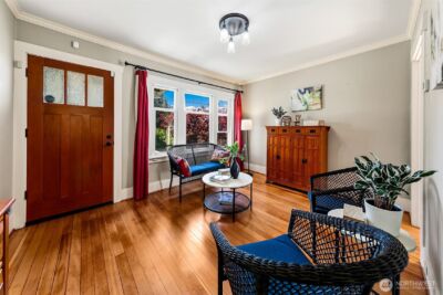 8403 32nd Avenue SW, Seattle, WA 98126 - Photo 2