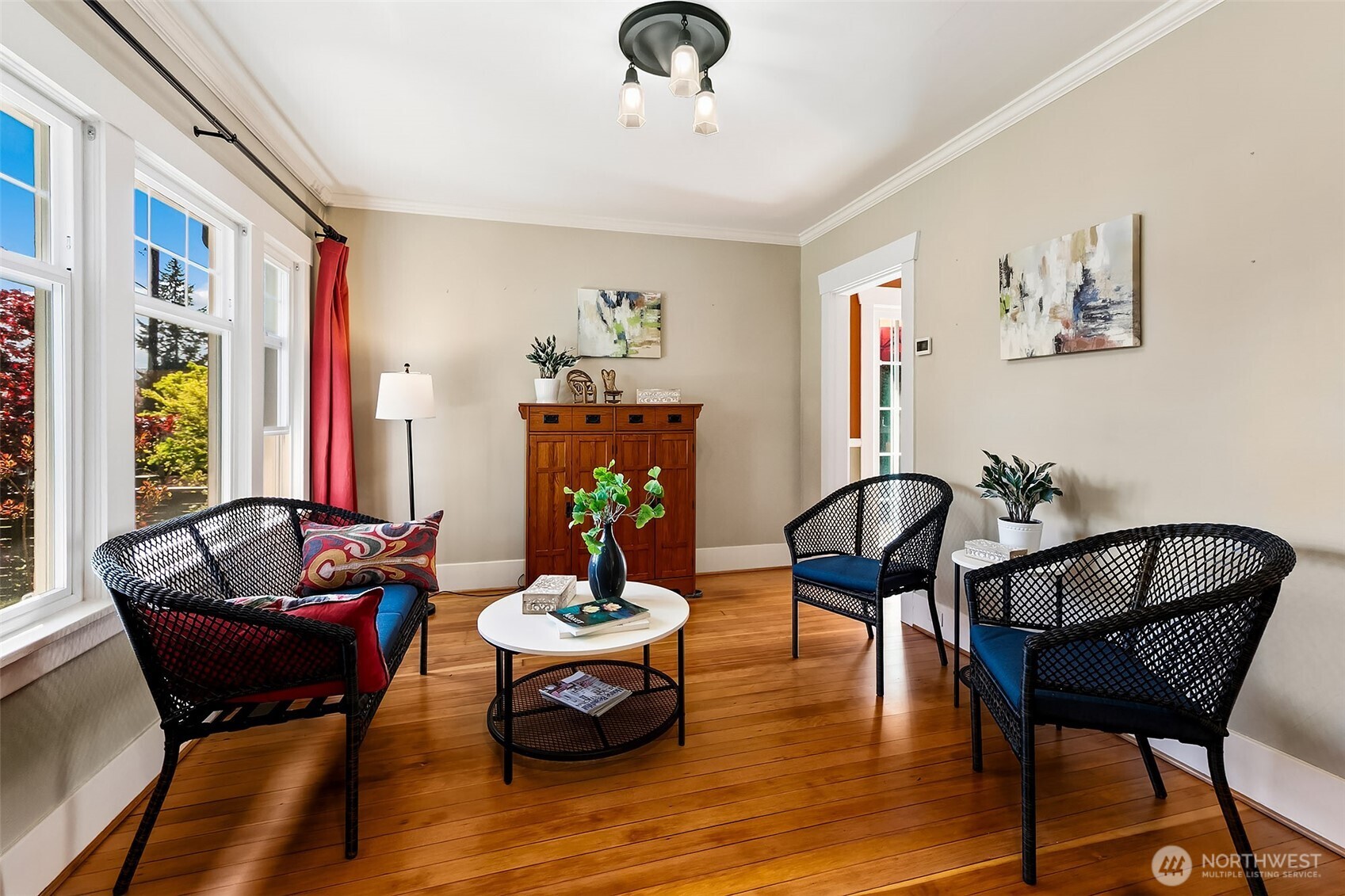 8403 32nd Avenue SW, Seattle, WA 98126