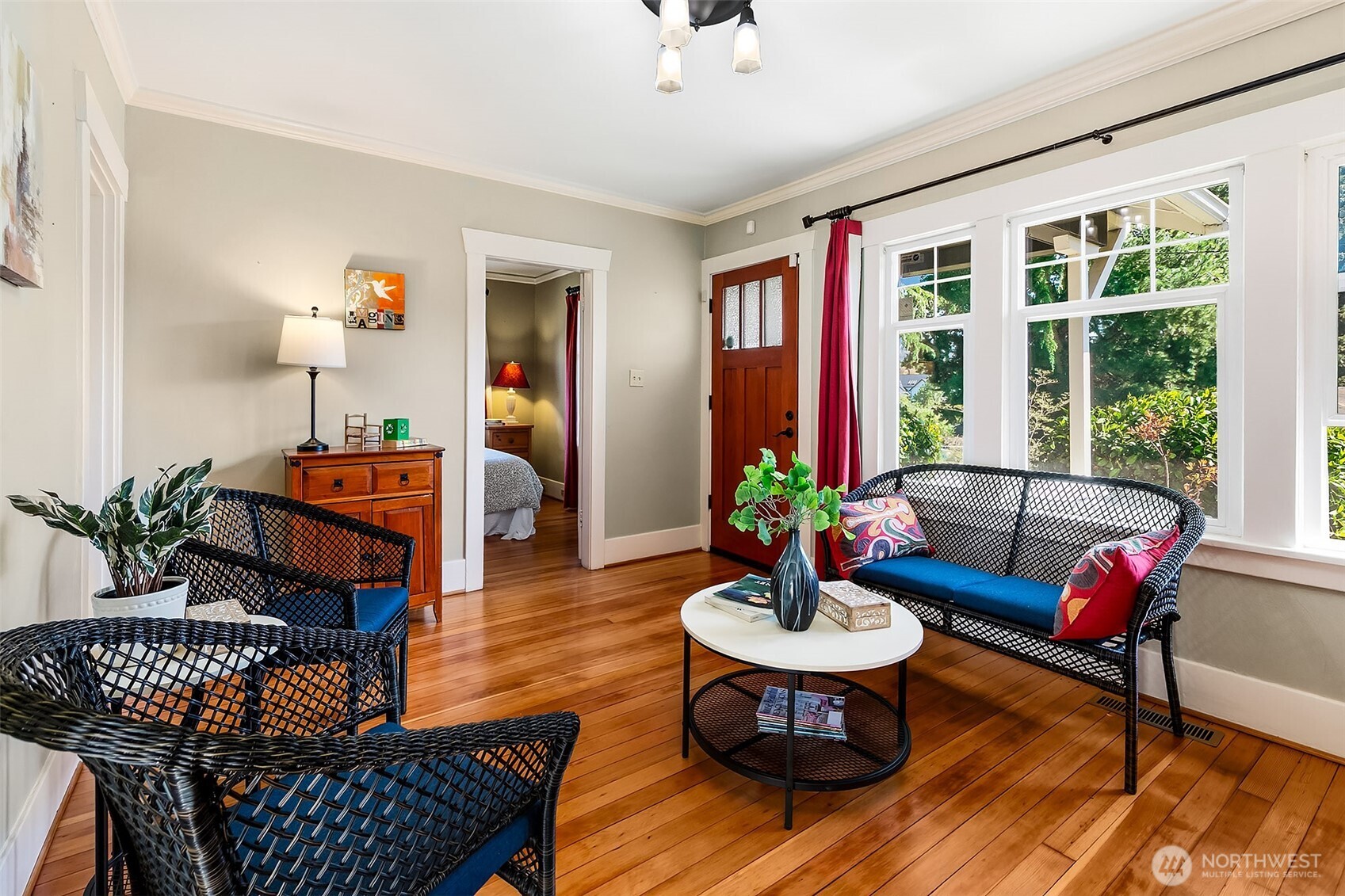 8403 32nd Avenue SW, Seattle, WA 98126