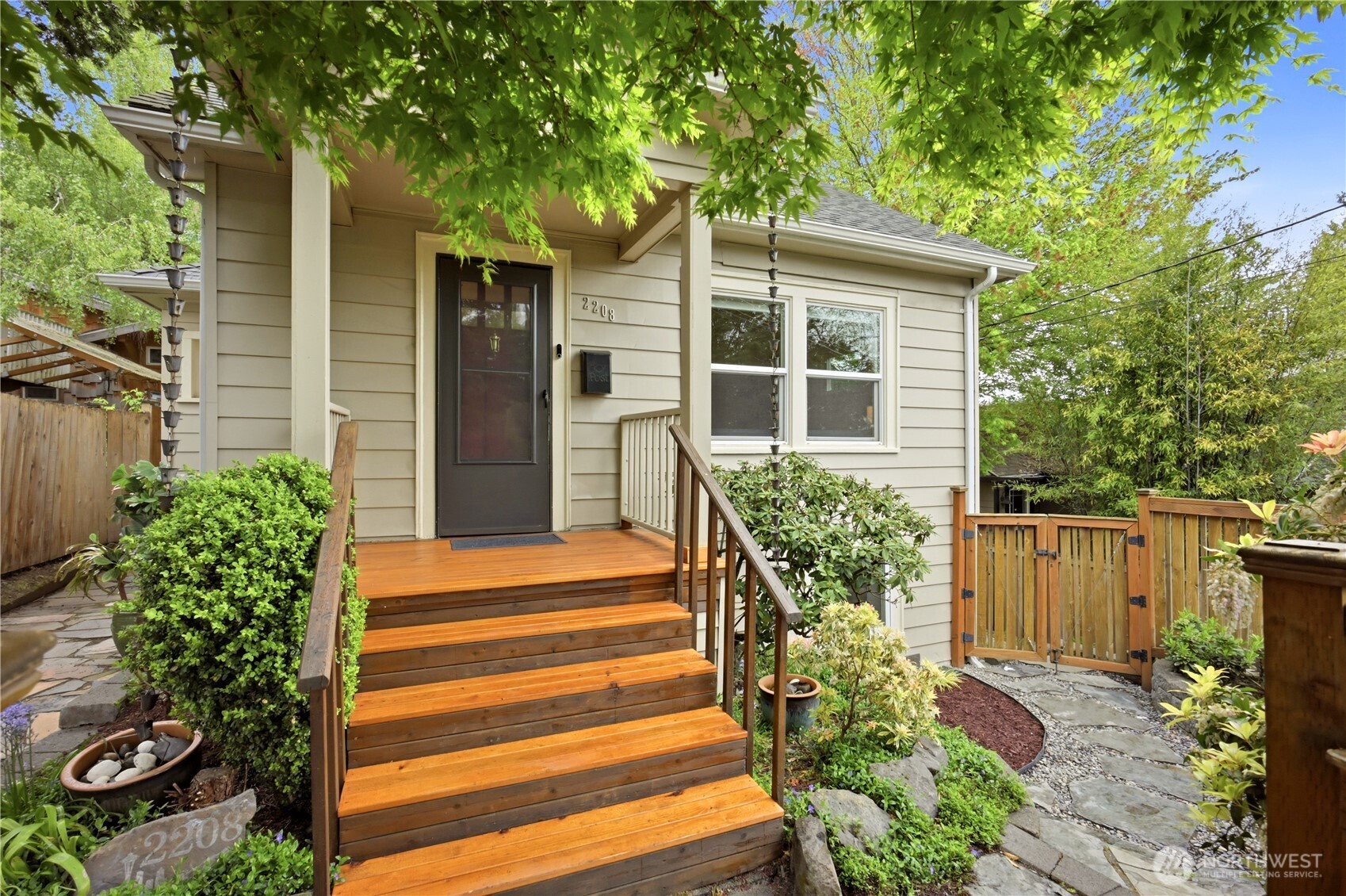 2208 NE 75th Street , Seattle, WA 98115
