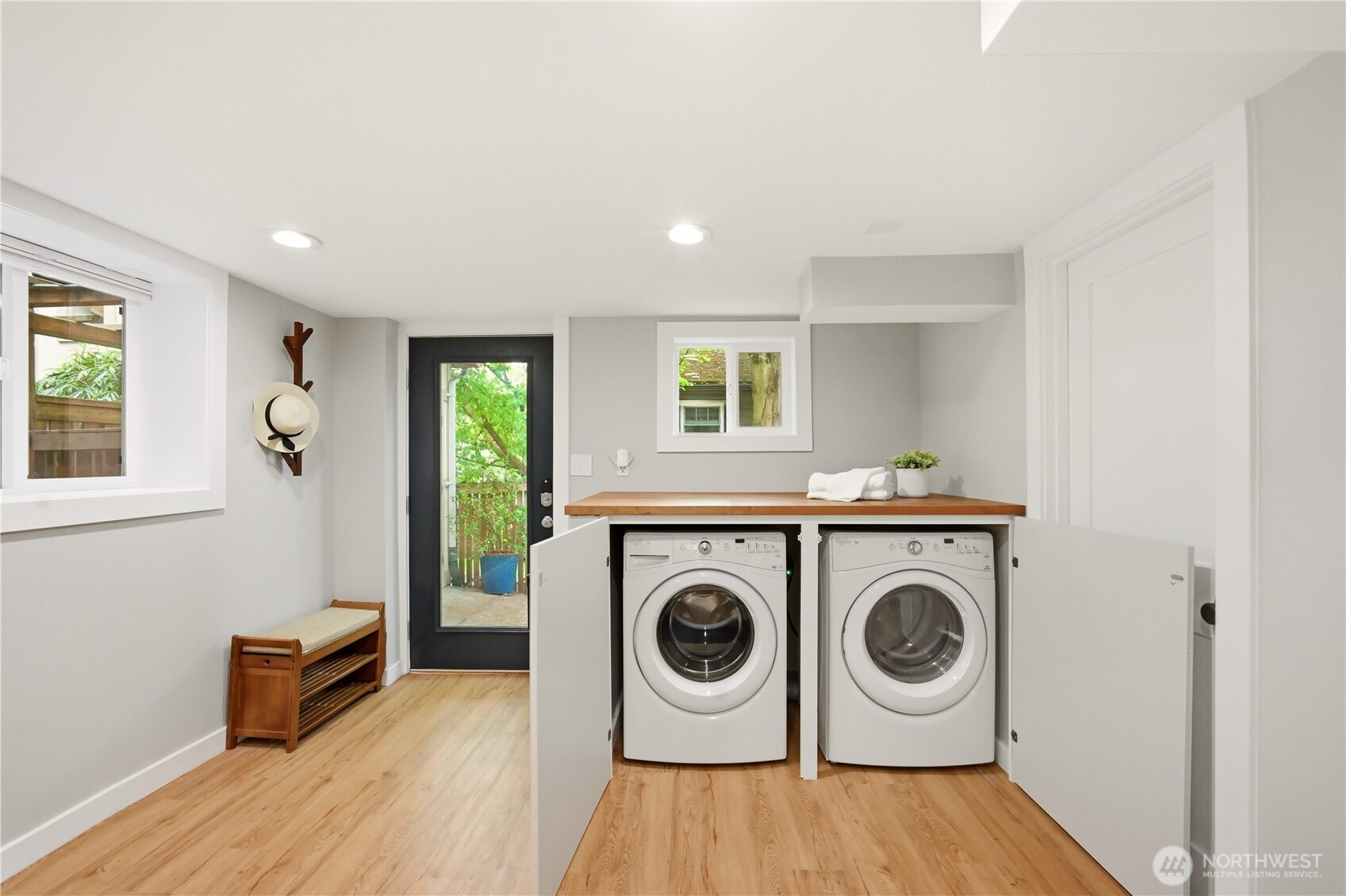2208 NE 75th Street , Seattle, WA 98115