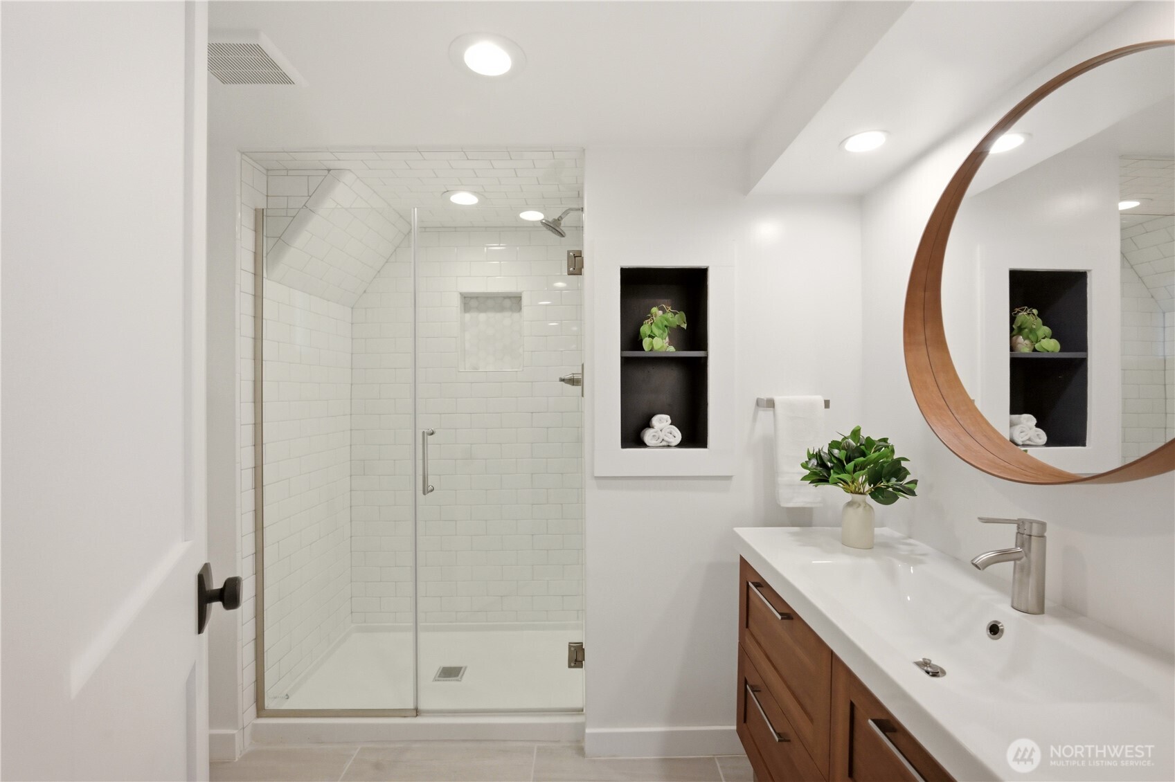 2208 NE 75th Street , Seattle, WA 98115