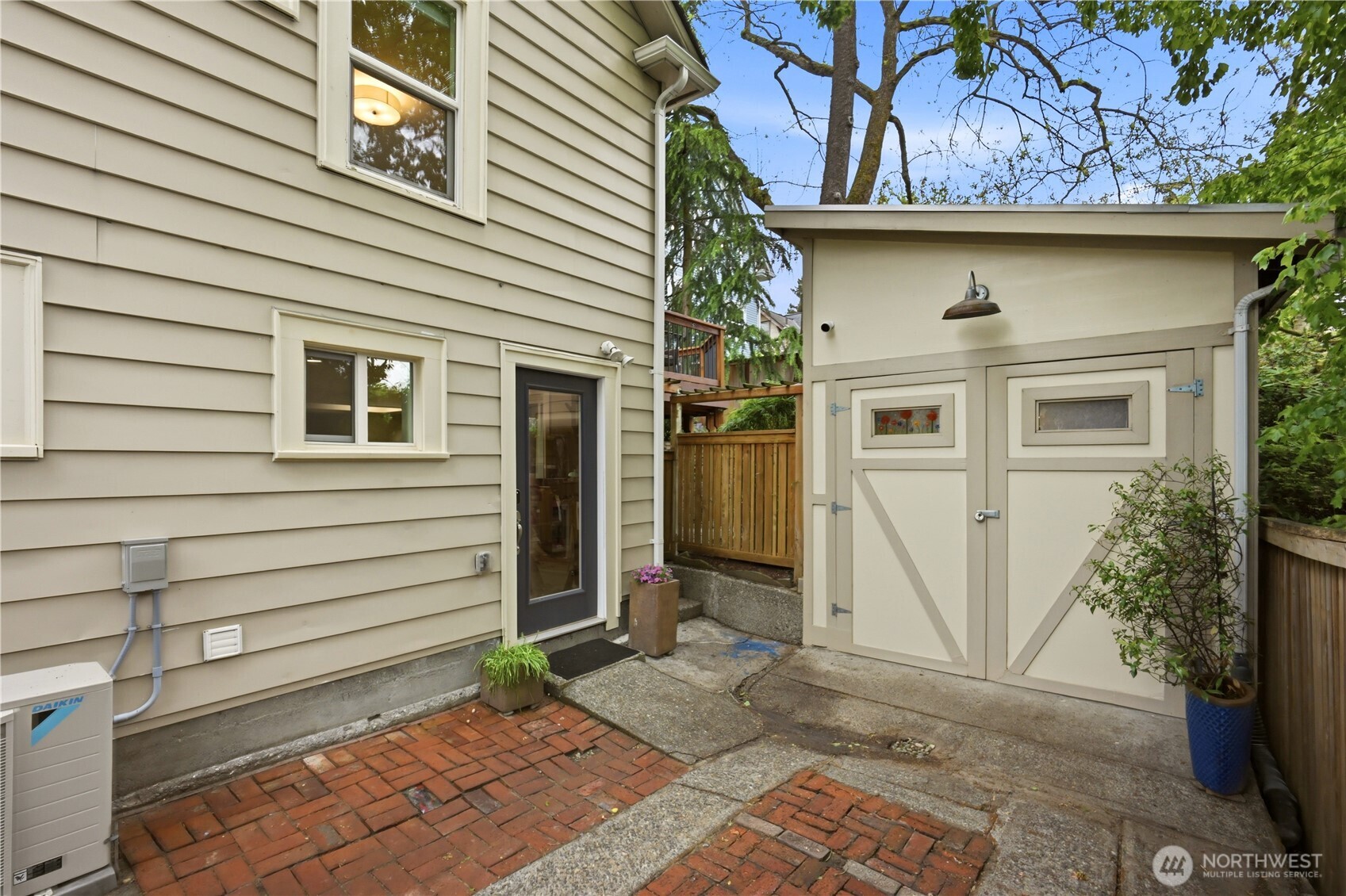 2208 NE 75th Street , Seattle, WA 98115