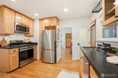 2208 NE 75th Street , Seattle, WA 98115 - Photo 8