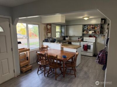 720 W Chestnut Street , Centralia, WA 98531 - Photo 2