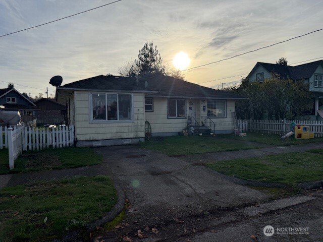 720 W Chestnut Street , Centralia, WA 98531
