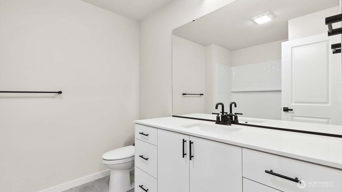 16830 20th Avenue W #F2, Lynnwood, WA 98037