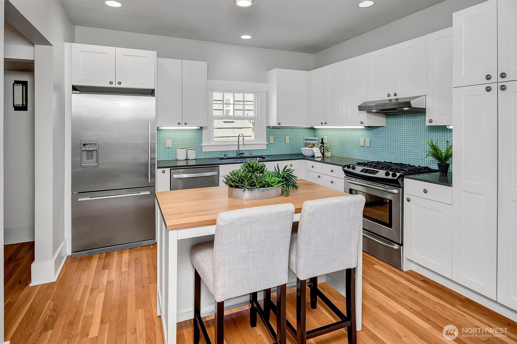 832 NW 63rd Street , Seattle, WA 98107