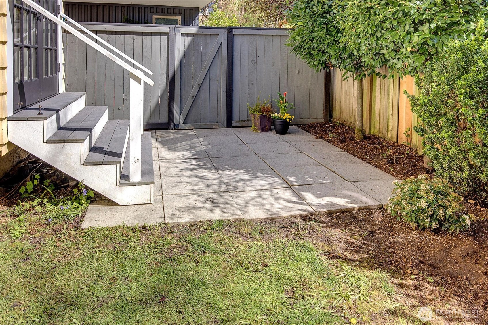 832 NW 63rd Street , Seattle, WA 98107