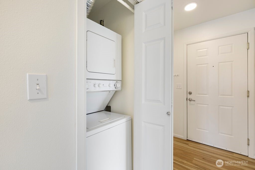 2101 N 55th Street #201, Seattle, WA 98103