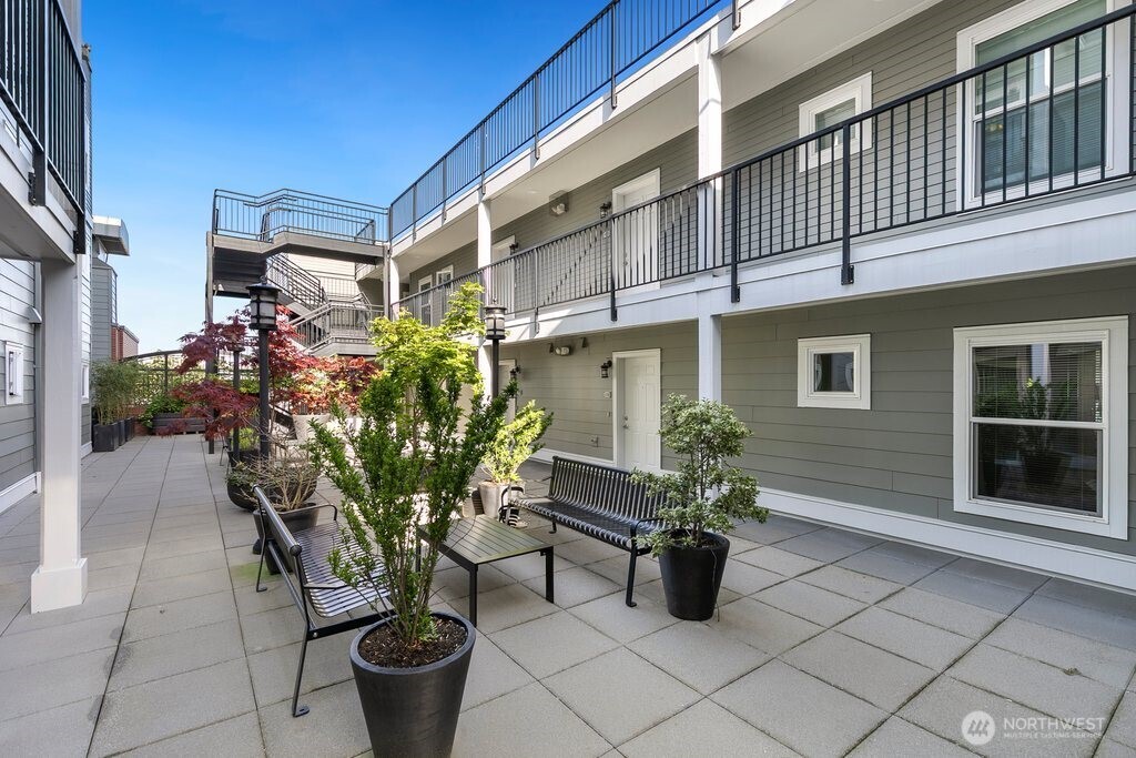 2101 N 55th Street #201, Seattle, WA 98103