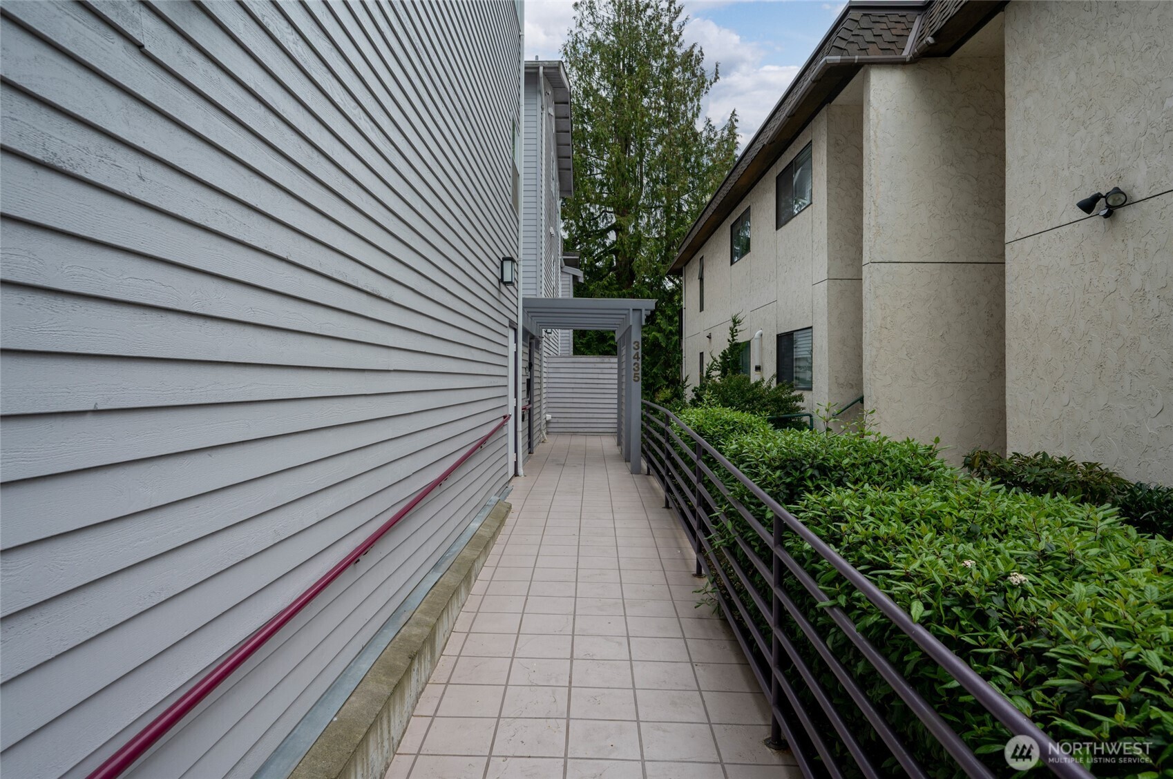 3435 California Avenue SW #303, Seattle, WA 98116-3353