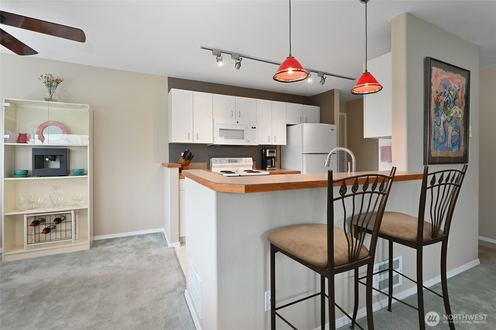 3435 California Avenue SW #303, Seattle, WA 98116-3353