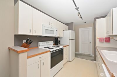 3435 California Avenue SW #303, Seattle, WA 98116-3353 - Photo 16