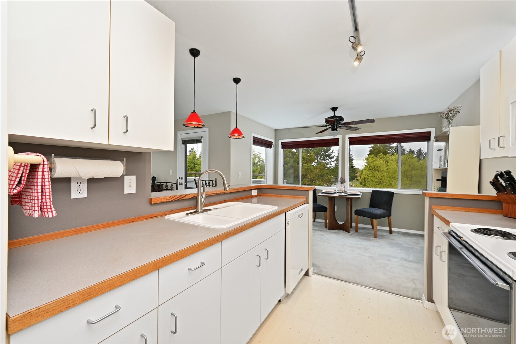 3435 California Avenue SW #303, Seattle, WA 98116-3353