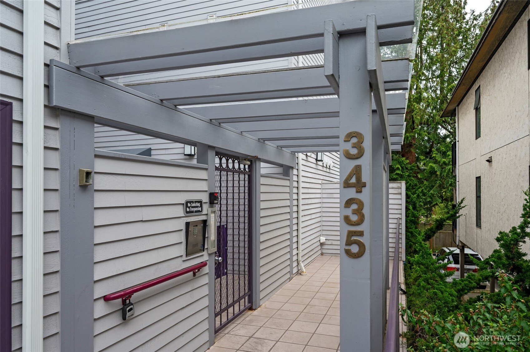 3435 California Avenue SW #303, Seattle, WA 98116-3353