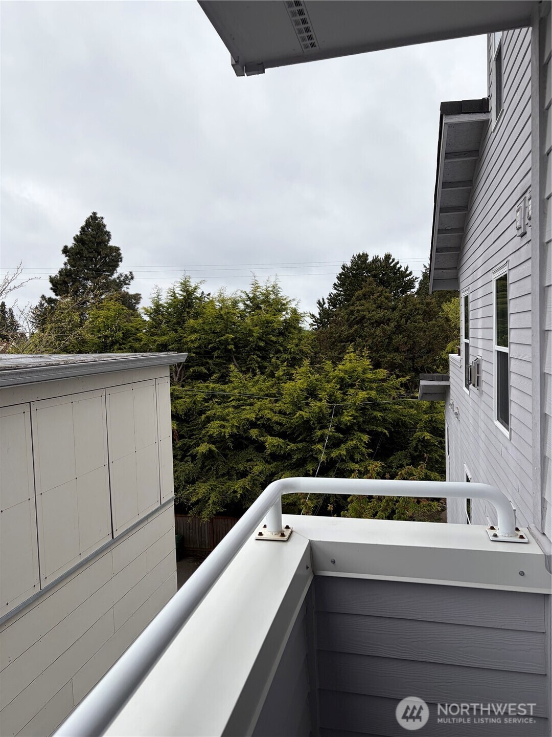 3435 California Avenue SW #303, Seattle, WA 98116-3353