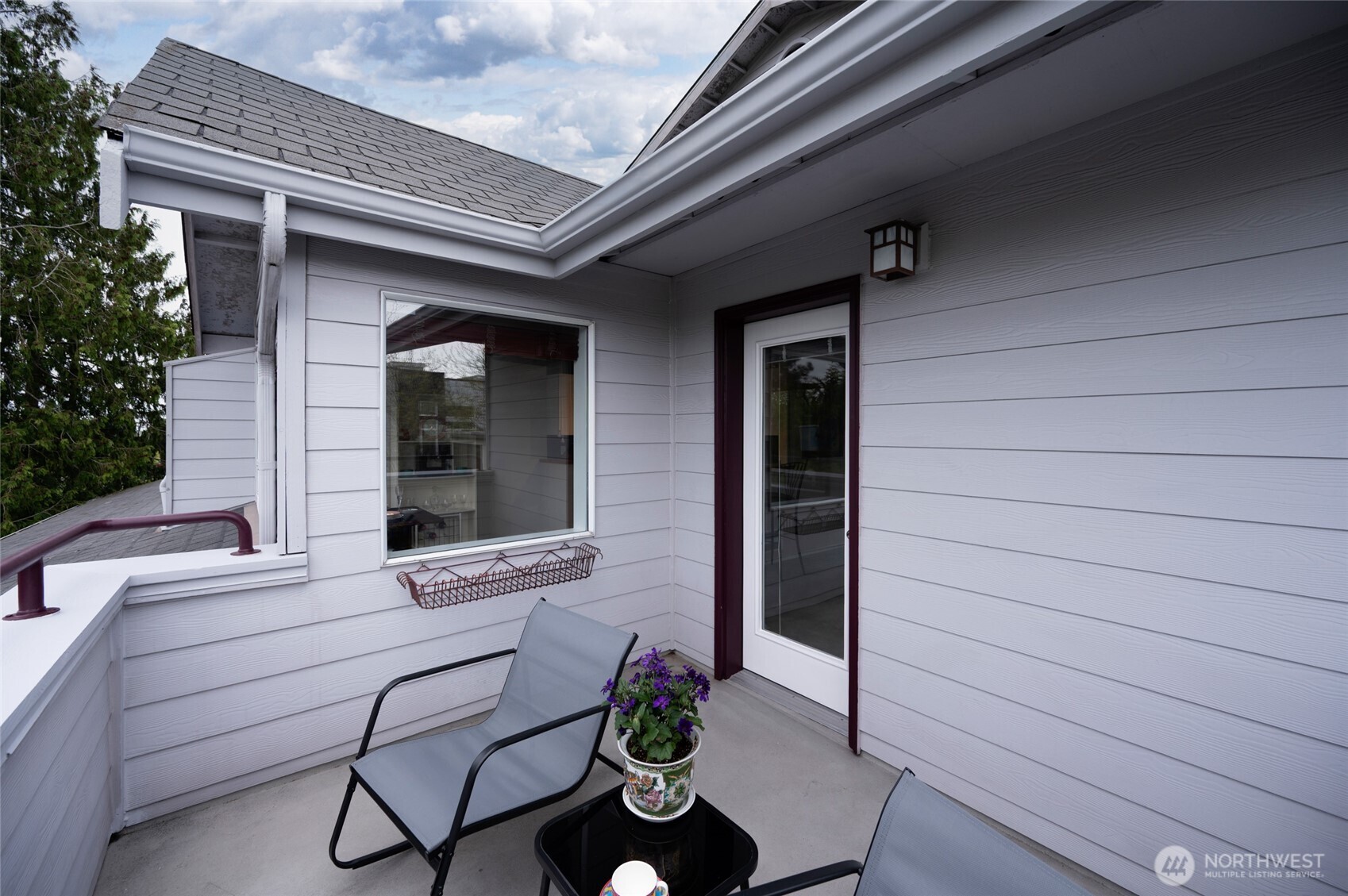 3435 California Avenue SW #303, Seattle, WA 98116-3353