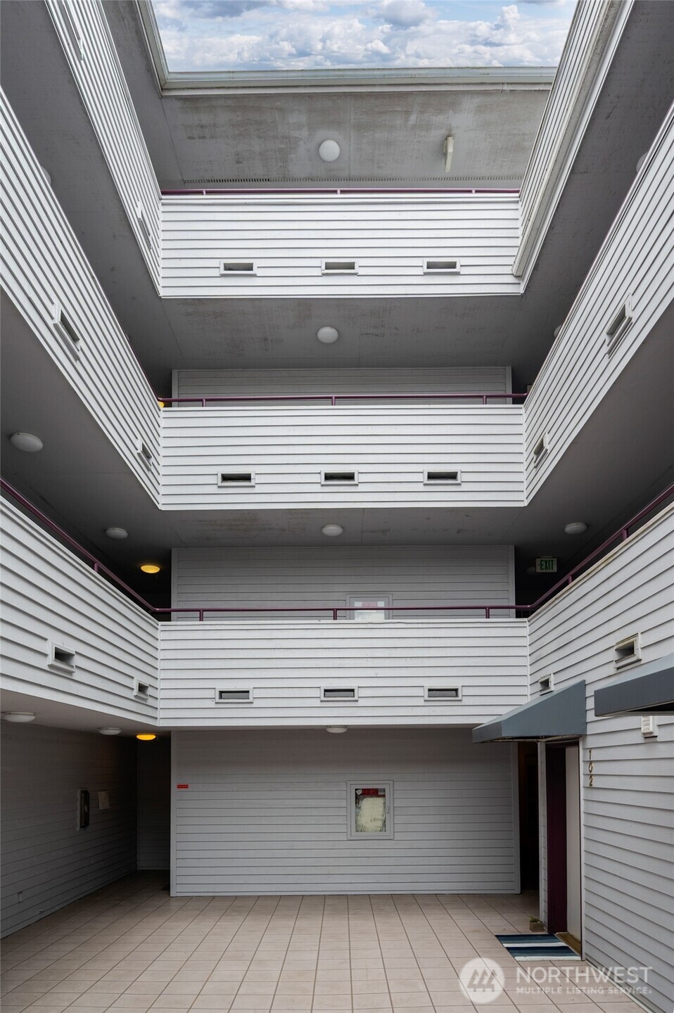 3435 California Avenue SW #303, Seattle, WA 98116-3353