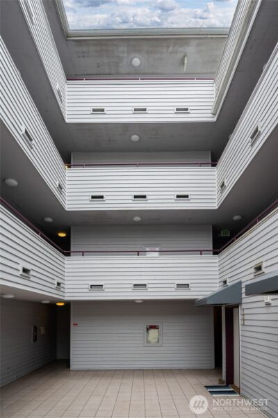 3435 California Avenue SW #303, Seattle, WA 98116-3353 - Photo 5
