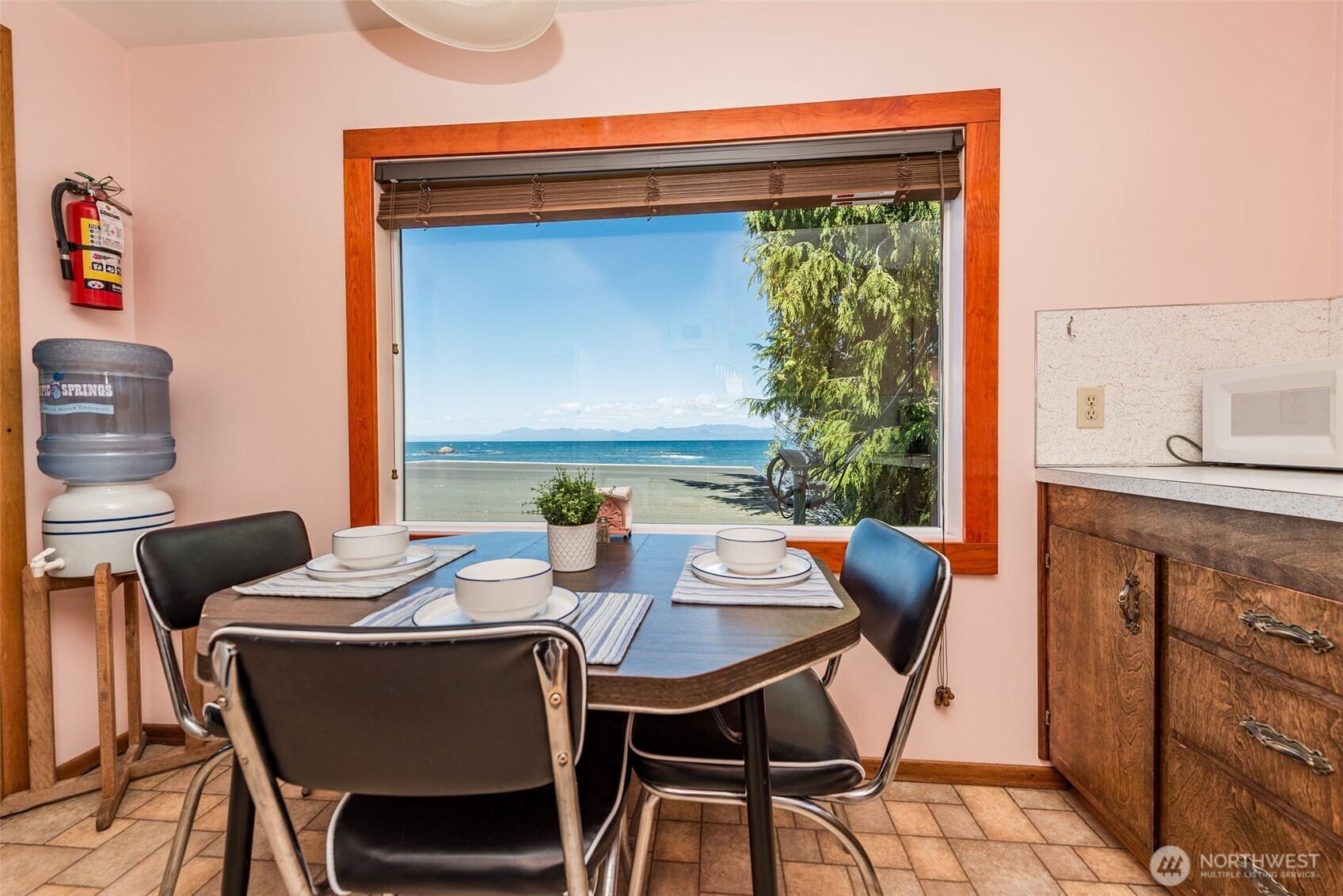 1663 Highway 112 , Sekiu, WA 98381