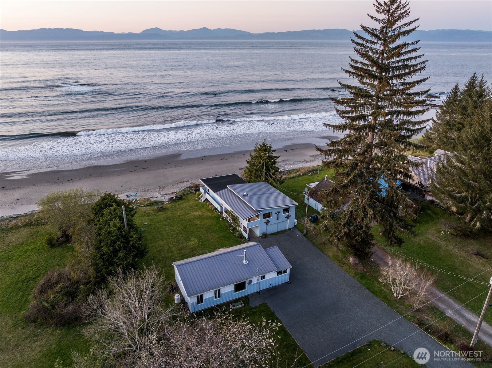 1663 Highway 112 , Sekiu, WA 98381
