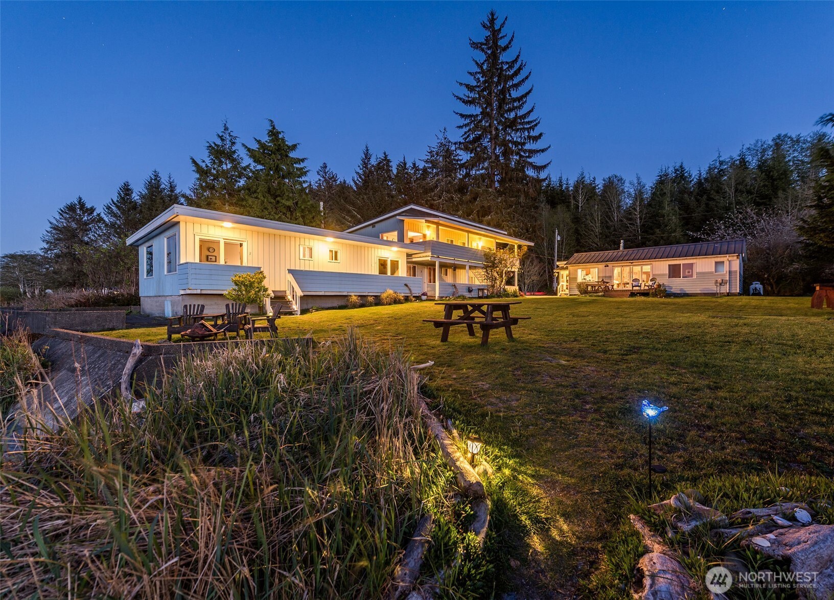 1663 Highway 112 , Sekiu, WA 98381