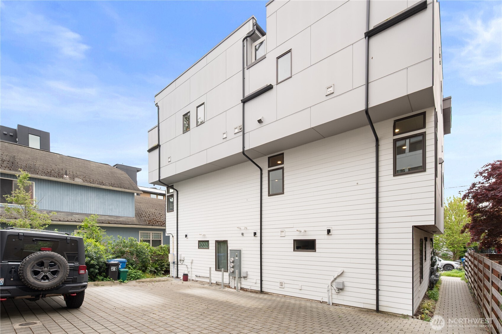 2422 NW 60th #B, Seattle, WA 98107