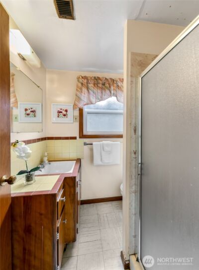13739 36th Avenue NE, Seattle, WA 98125 - Photo 17