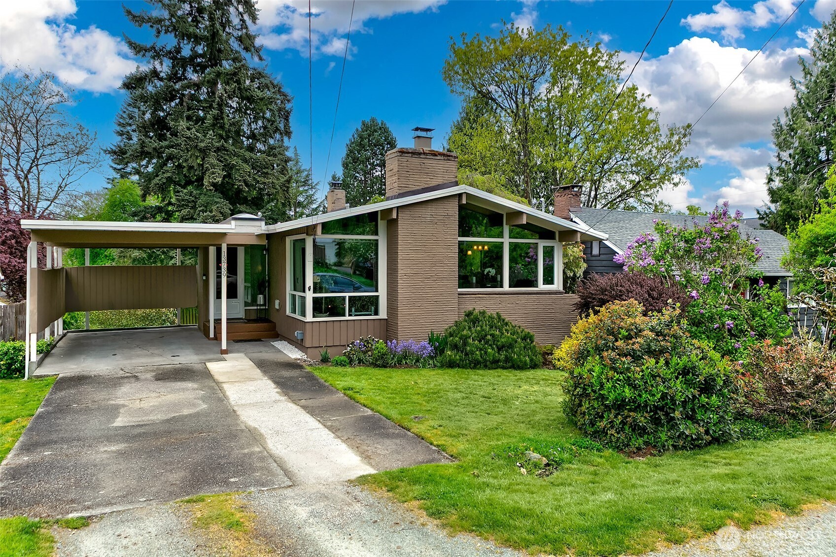 13739 36th Avenue NE, Seattle, WA 98125