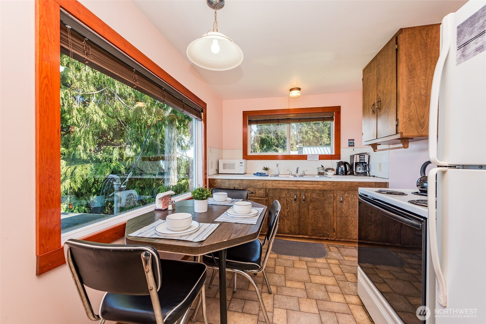 1663 Highway 112 , Sekiu, WA 98381