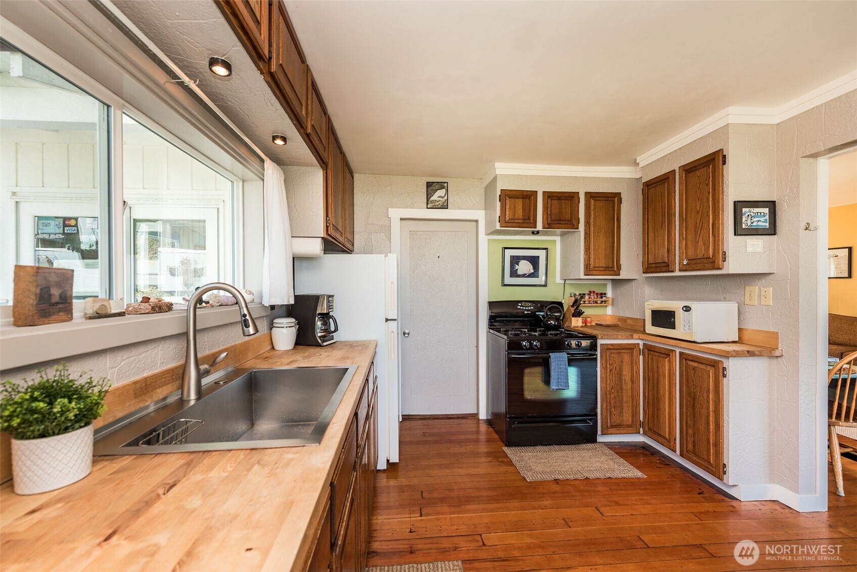 1663 Highway 112 , Sekiu, WA 98381