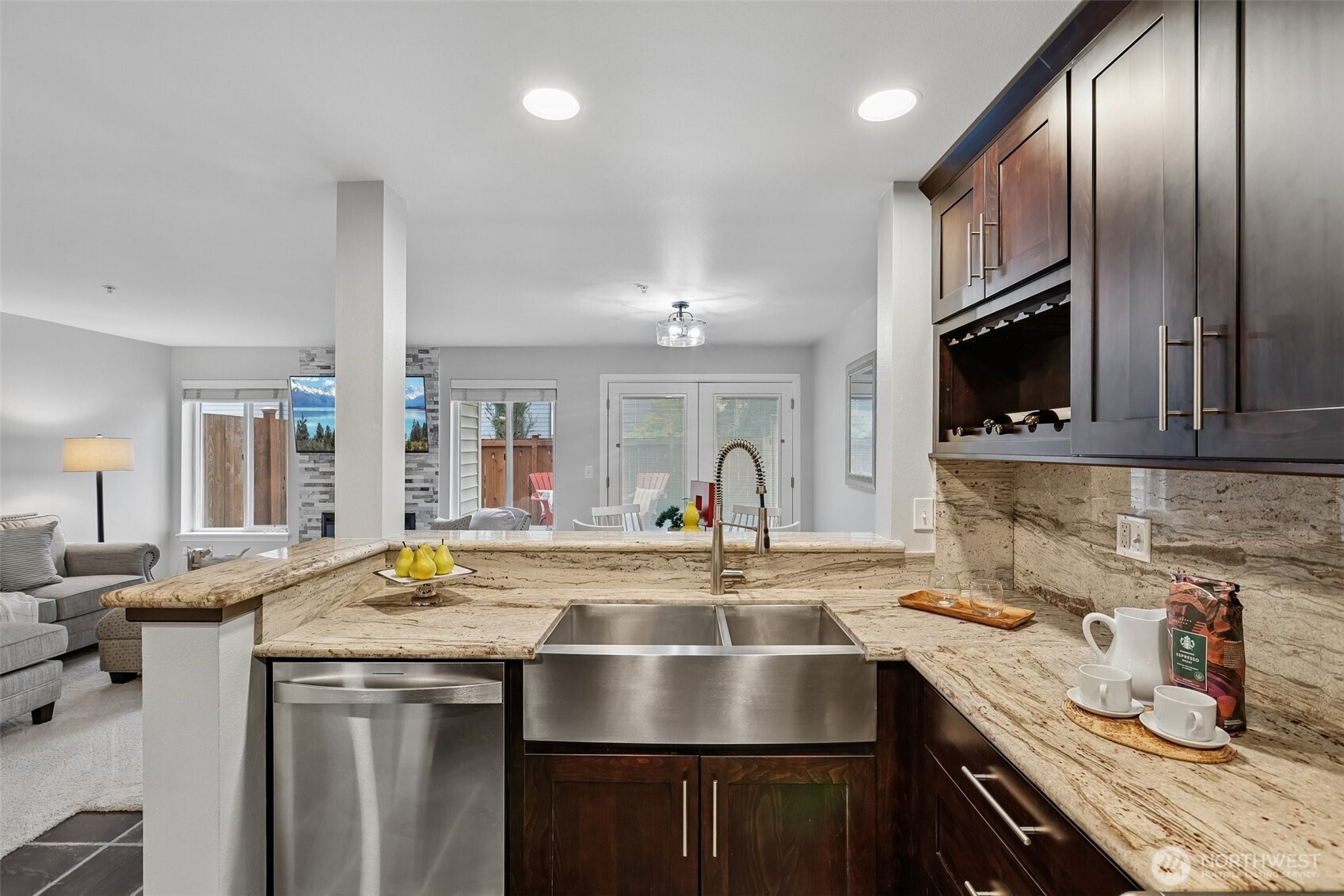 6929 NE 170th Street #8, Kenmore, WA 98028